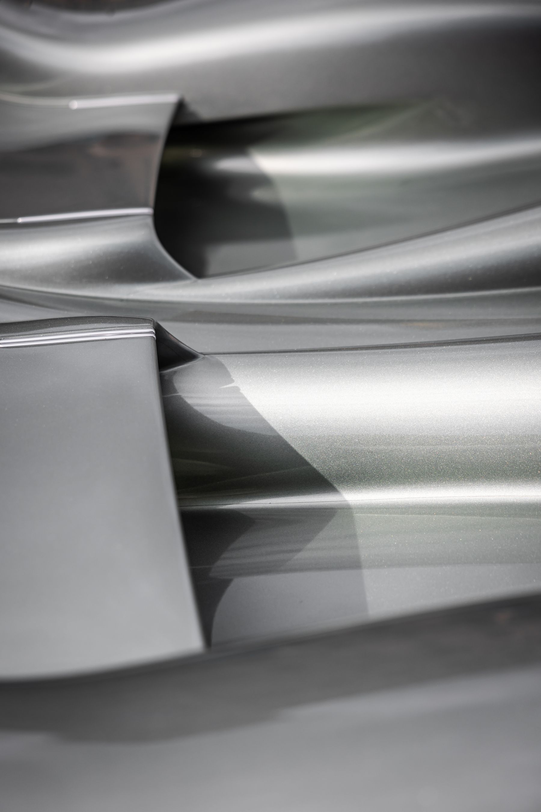 Abstract curves of a metallic car body